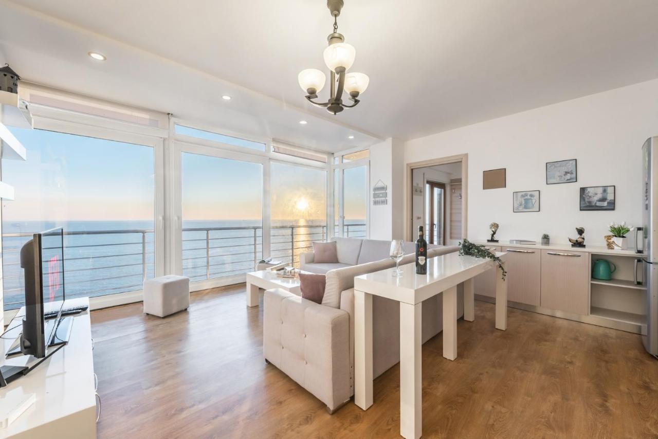 Blue Heaven -Full Sea View Brand New Apartment Durrës Esterno foto